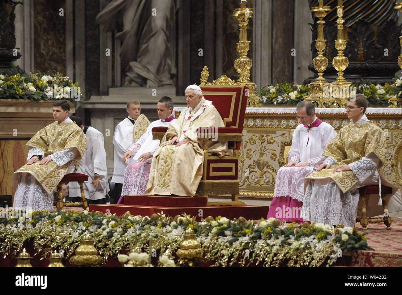 Pope Benedict XVI celebrates Christmas mass to mark the nativity of ...