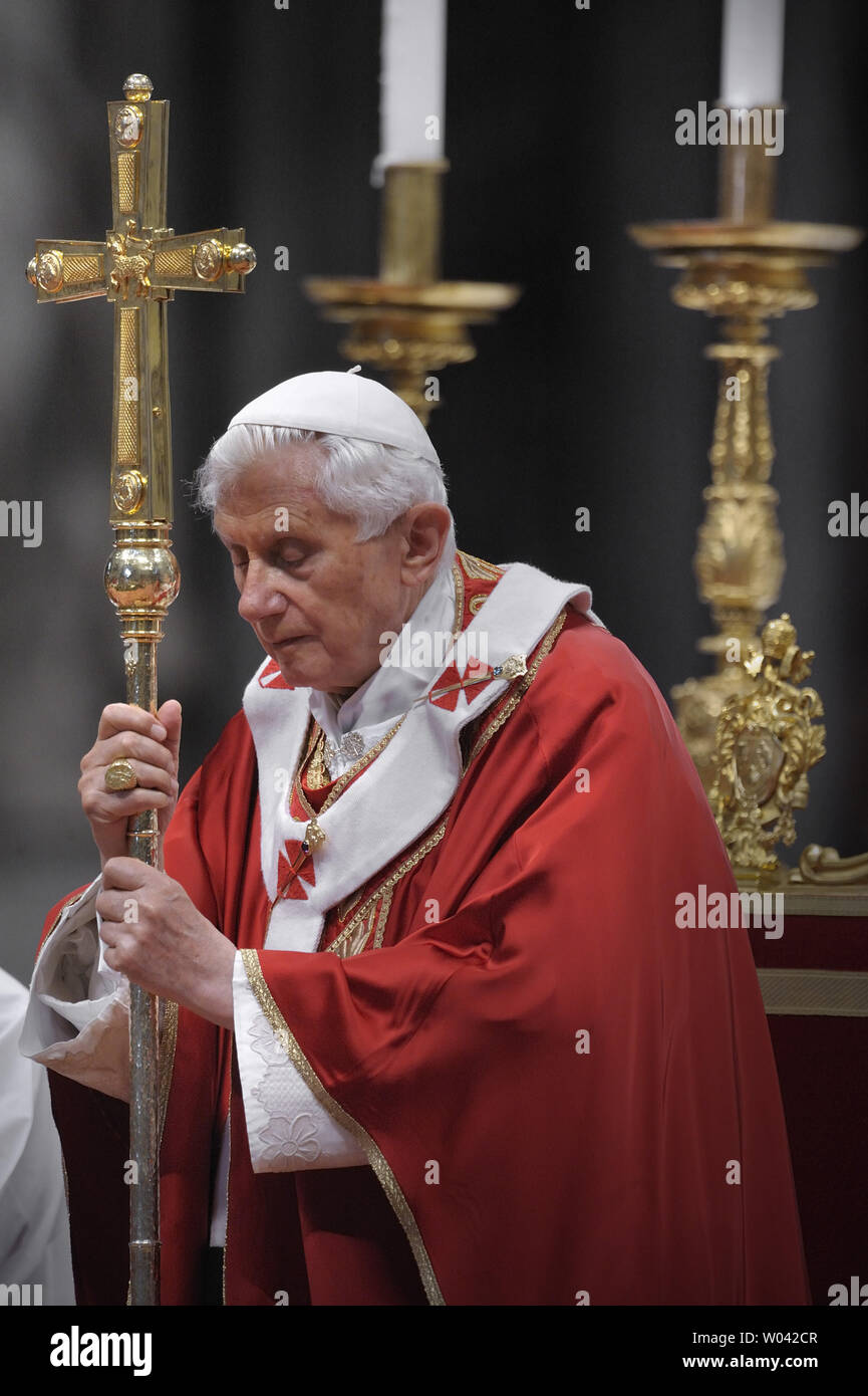 Pope Benedict XVI leads the holy mass of Pentecost Sunday in Saint ...
