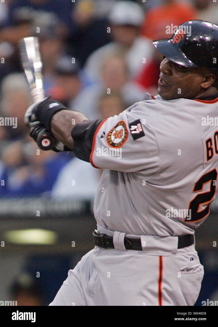 Padres history (Aug. 4): Barry Bonds hits No. 755 at Petco Park