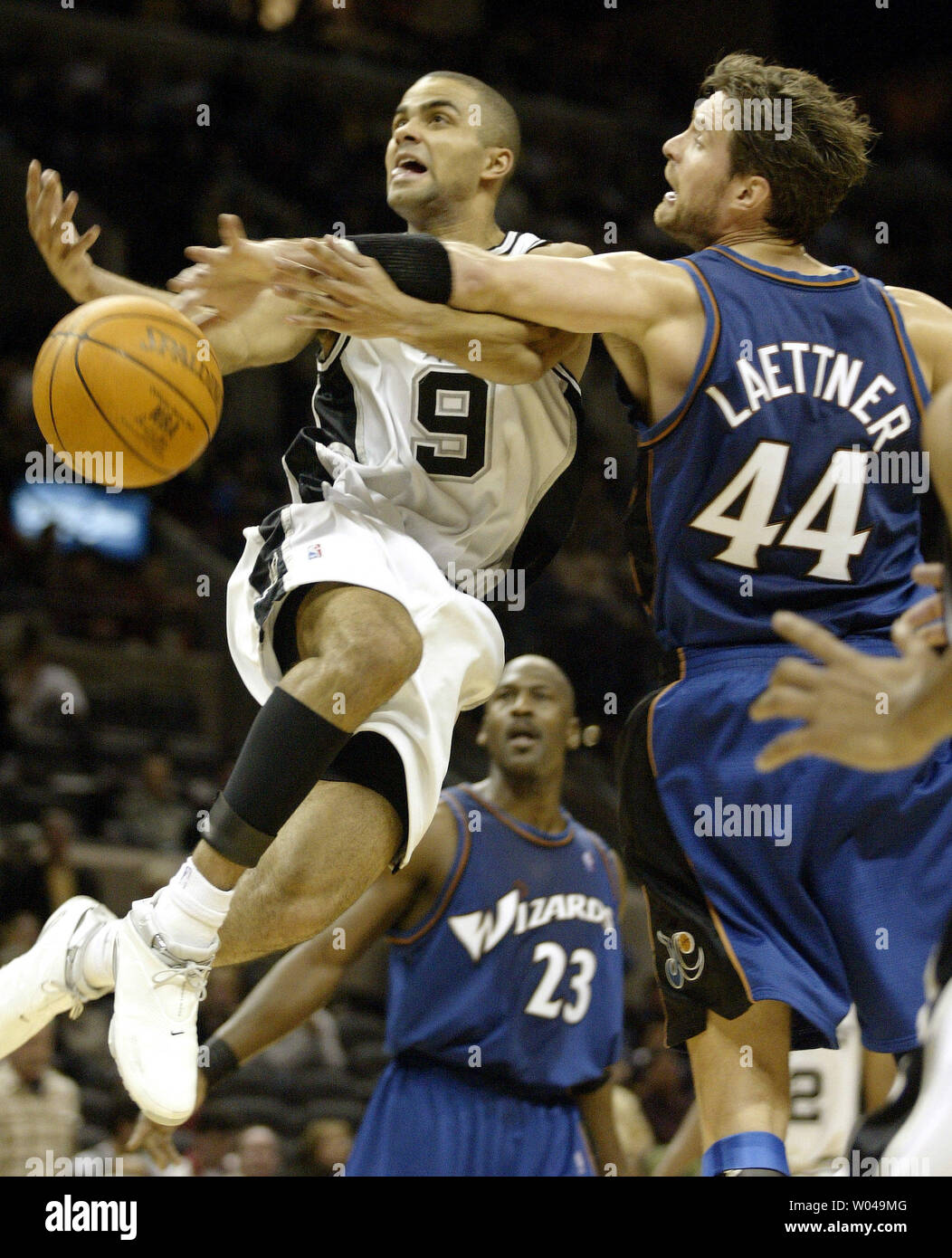 Tony parker michael jordan hi-res stock photography and images - Alamy