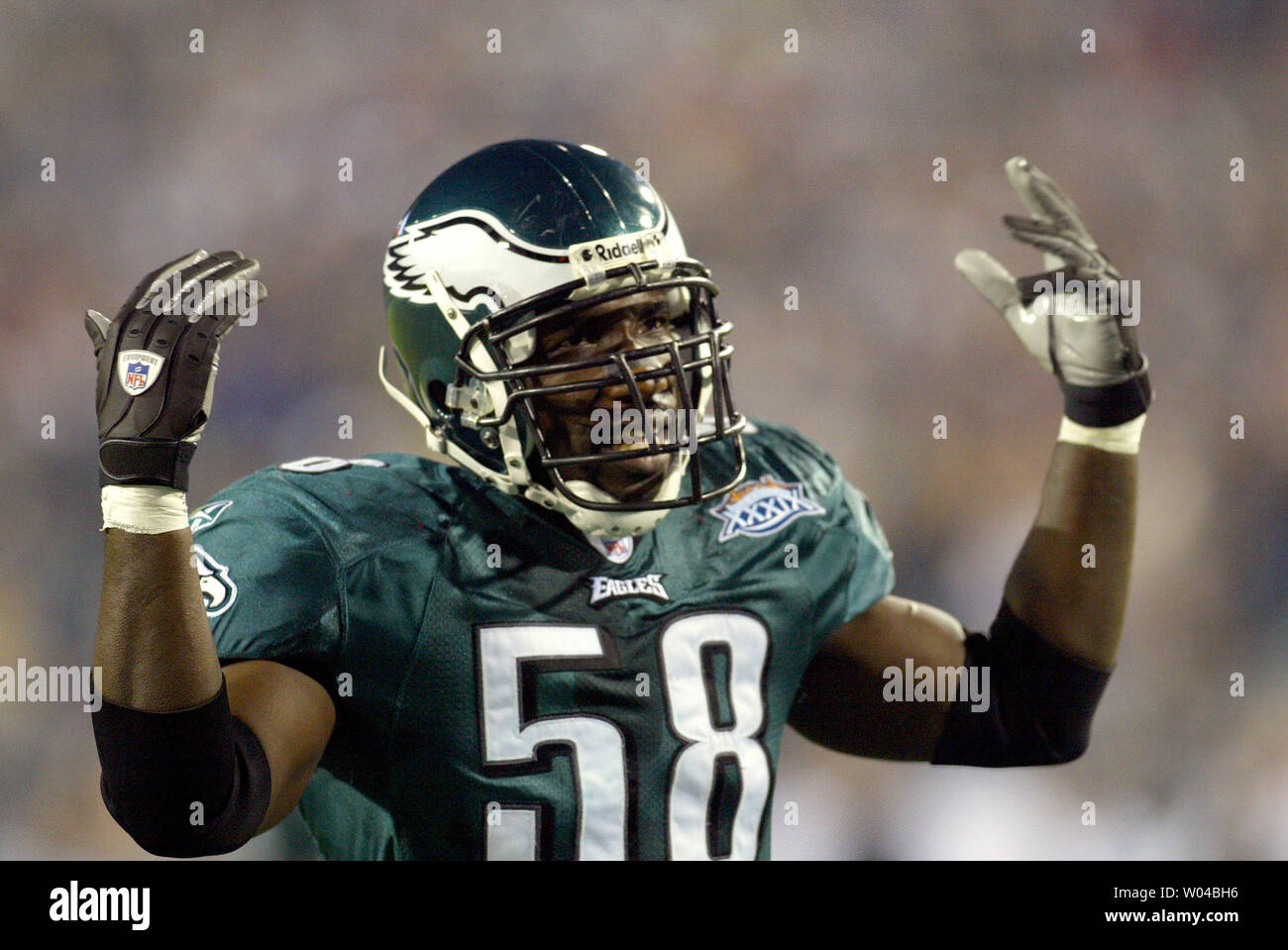 Ike Reese of the Philadelphia Eagles questions the call in the first half  of Superbowl XXXIX in Jacksonville, Florida on February 6, 2005. (UPI  Photo/John Angelillo Stock Photo - Alamy