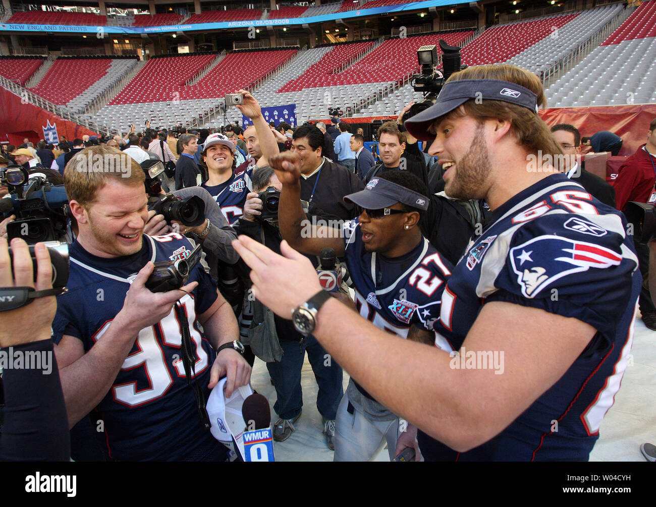 June 8, 2022; Foxborough, MA, USA; New England Patriots defensive lineman Sam  Roberts (59) warms up at the at the team's minicamp at Gillette Stadium.  Mandatory Credit: Eric Canha/CSM/Sipa USA(Credit Image: ©