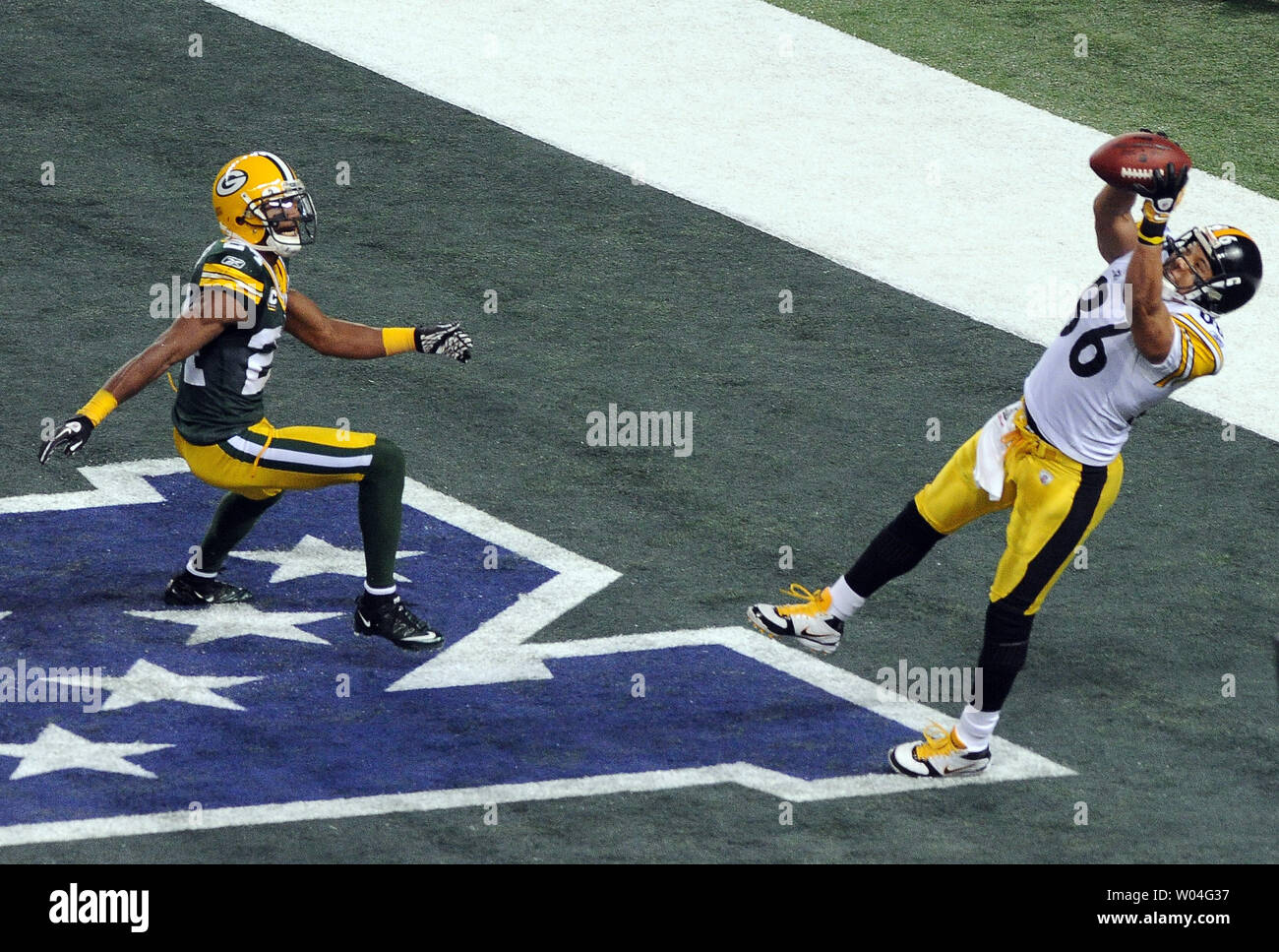 Pittsburgh Steelers wide receiver Hines Ward hauls in a second quarter touchdown against Green Bay Packers during Super Bowl XLV at Cowboys Stadium in Arlington, Texas on February 6, 2011.    UPI/Jon Soohoo Stock Photo