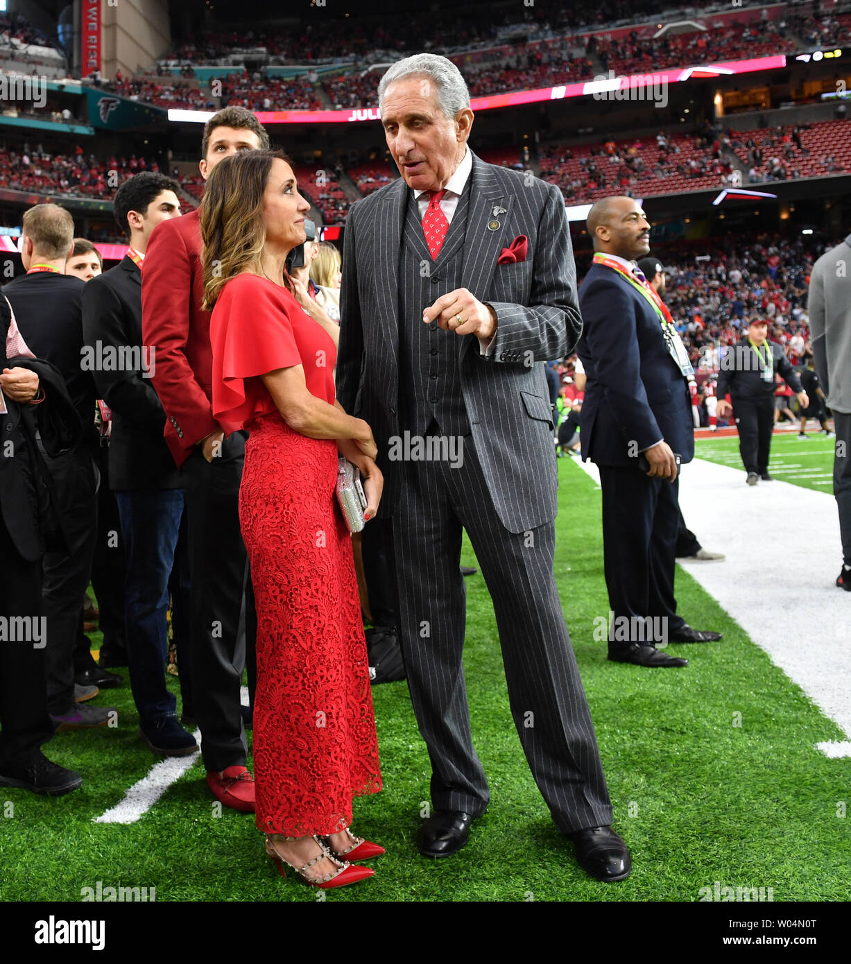 Super Bowl latest highlight for Atlanta Falcons owner Arthur Blank – The  Denver Post