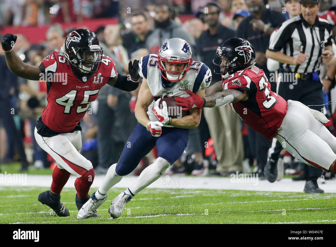 Atlanta Falcons middle linebacker Deion Jones (45) intercepts a