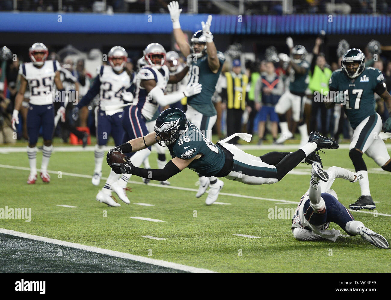 February 04, 2018 Philadelphia Eagles tight end Zach Ertz (86) makes a  catch during Super Bowl LII between the Philadelphia Eagles and New England  Patriots at U.S. Bank Stadium in Minneapolis, MN.