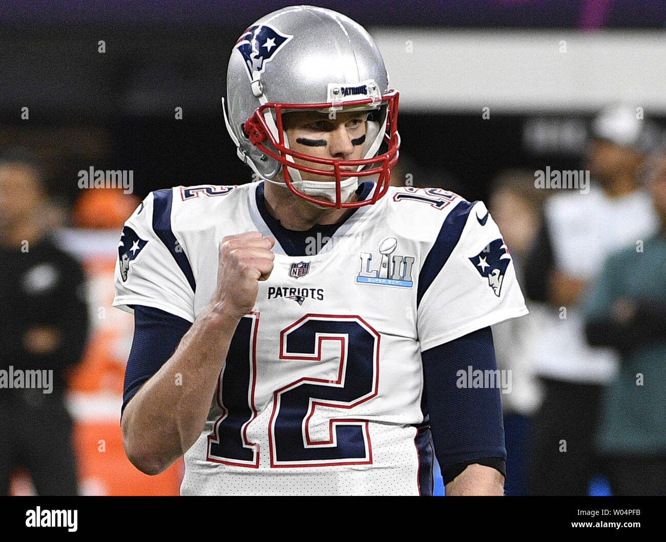 Feb 01, 2004; Houston, Texas, USA; Patriots QB TOM BRADY Celebrates winning  the MVP award of Super Bowl XXXVIII Stock Photo - Alamy