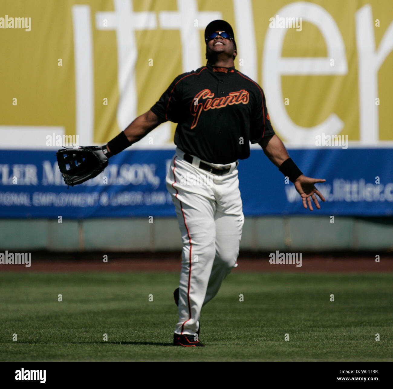 Barry bonds glove hotsell