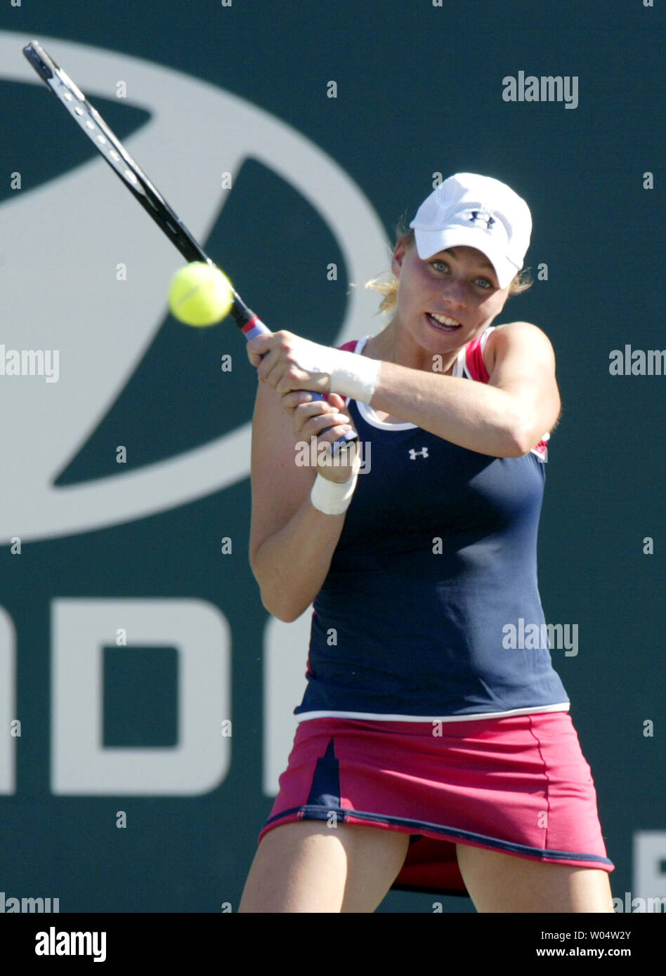 Vera Zvonareva of Russia hits a shot from the baseline against Michaella Krajicek of the Netherlands in the quarterfinals of the Family Circle Cup tennis tournament in Charleston, South Carolina on April 13, 2007. Zvonareva won the match 6-1, 7-5. (UPI Photo/Nell Redmond) Stock Photo