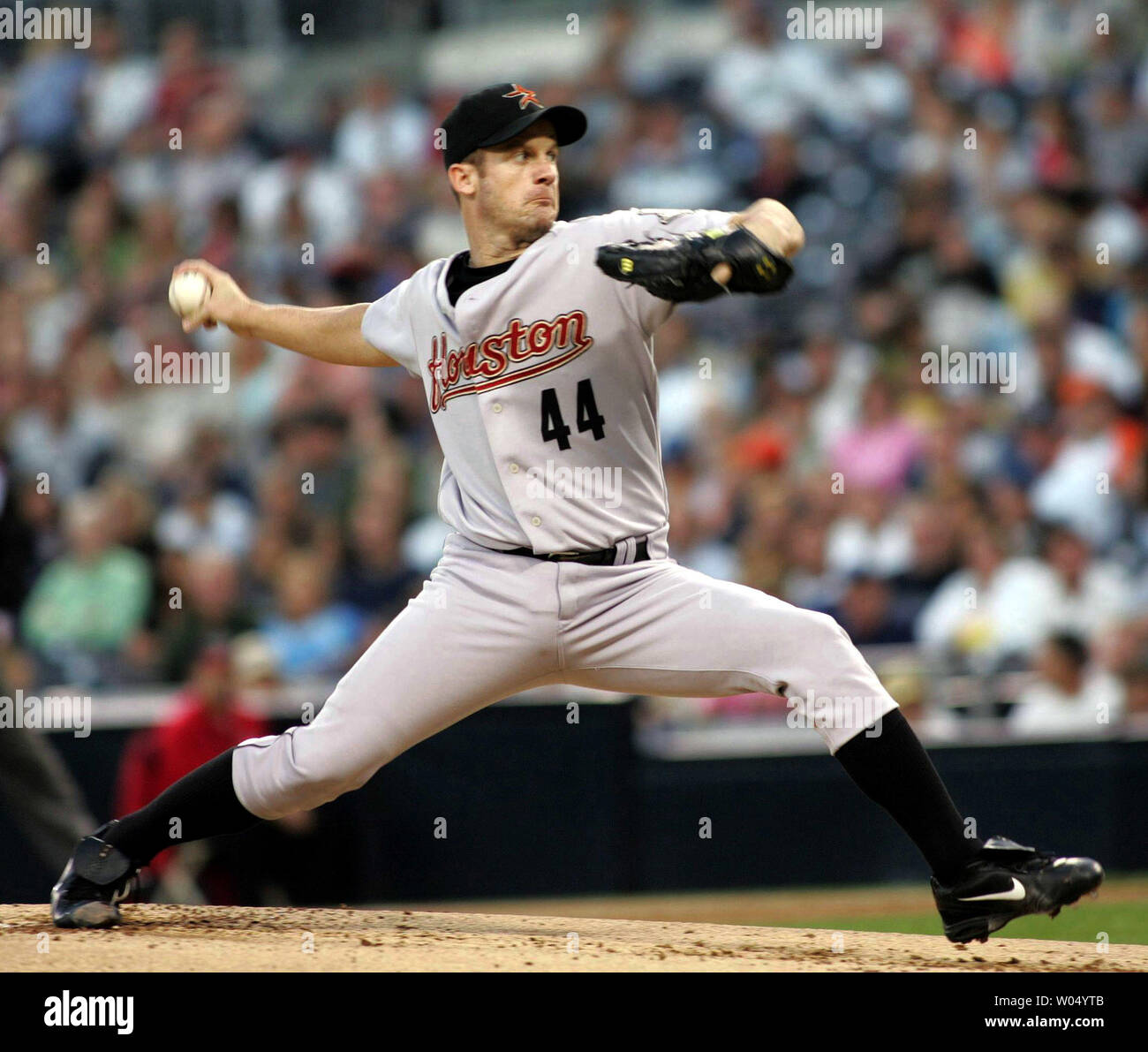 Roy Oswalt Houston Astros editorial image. Image of runner - 49512230