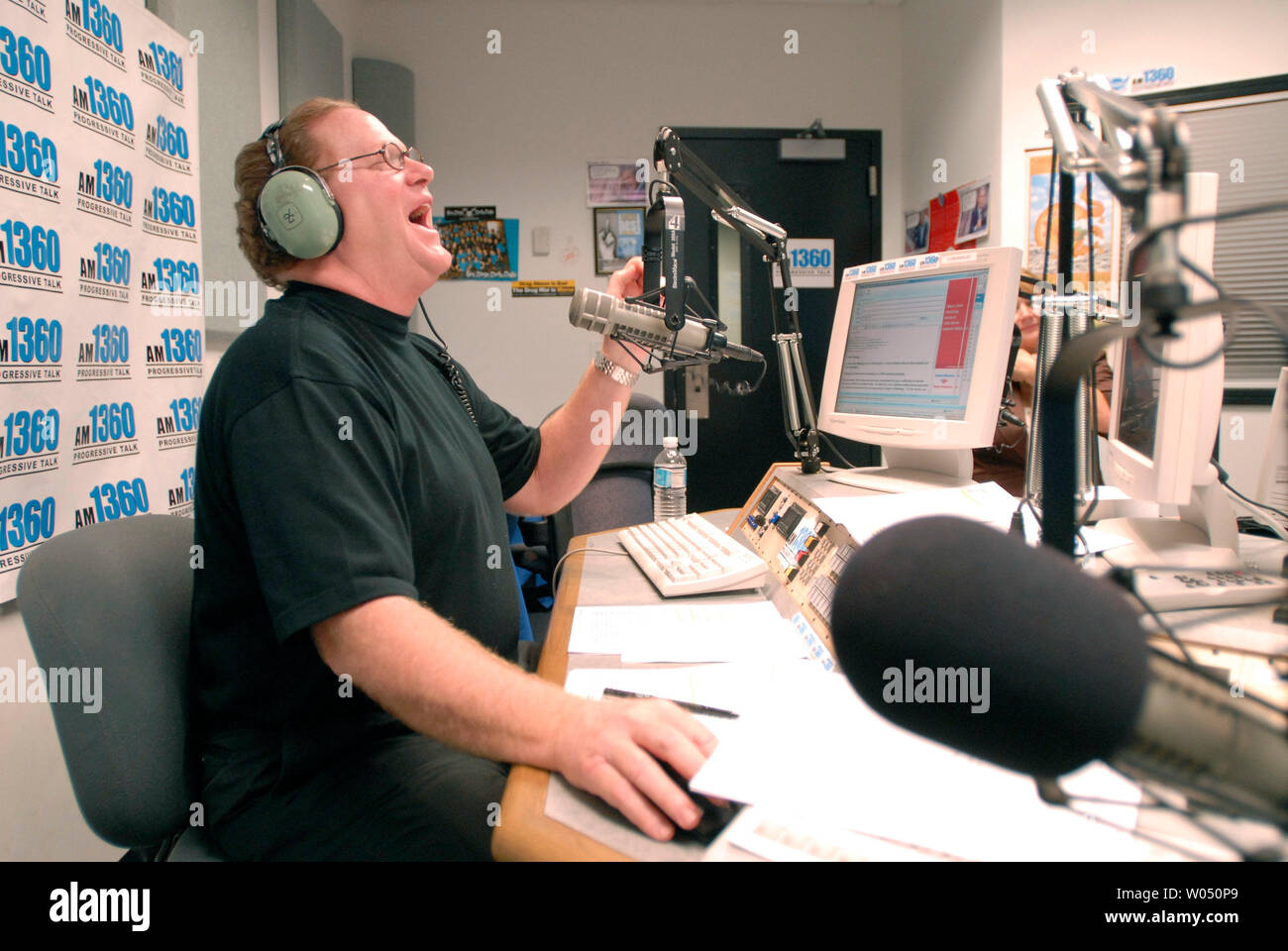 Progressive liberal" radio talk show host Ed Schultz talks to a ...