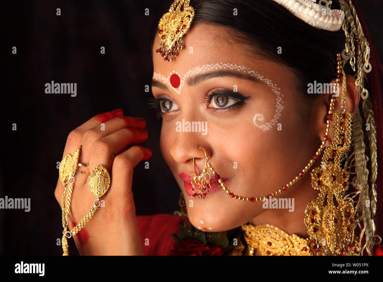 Close up of a shy Indian bride Stock Photo Alamy