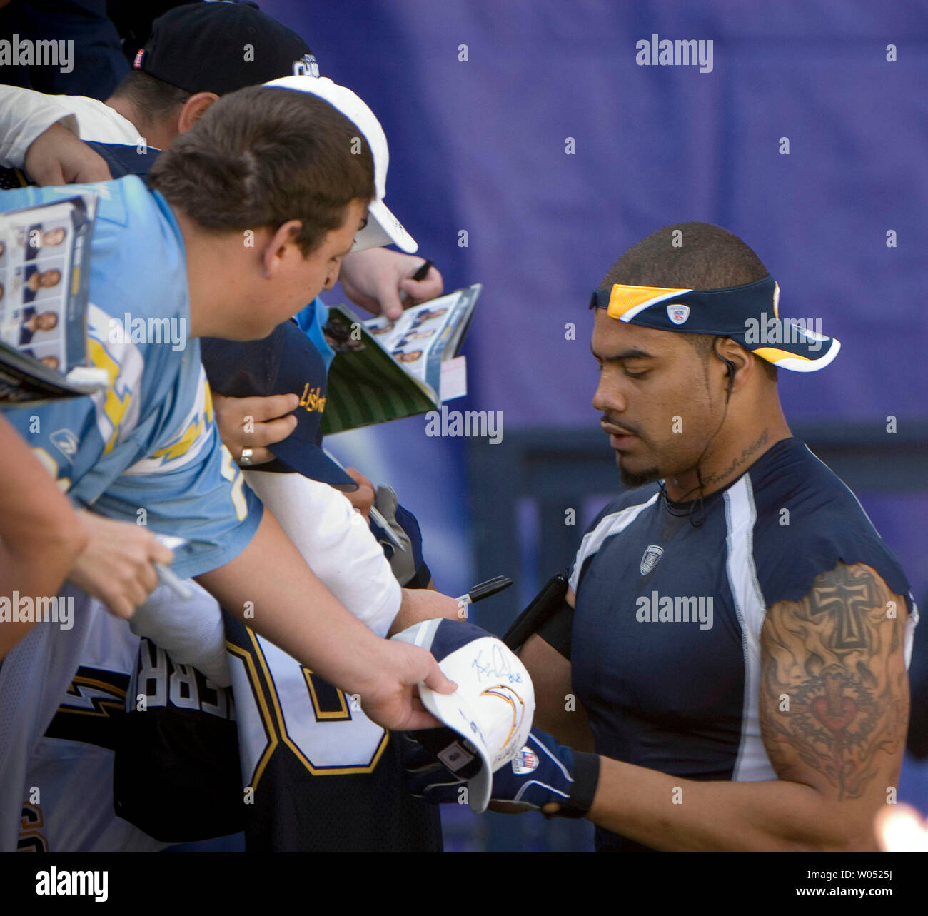 Photo Autographiée Shawne Merriman – San Diego Chargers #2 – 8x10 – Certifiée Beckett