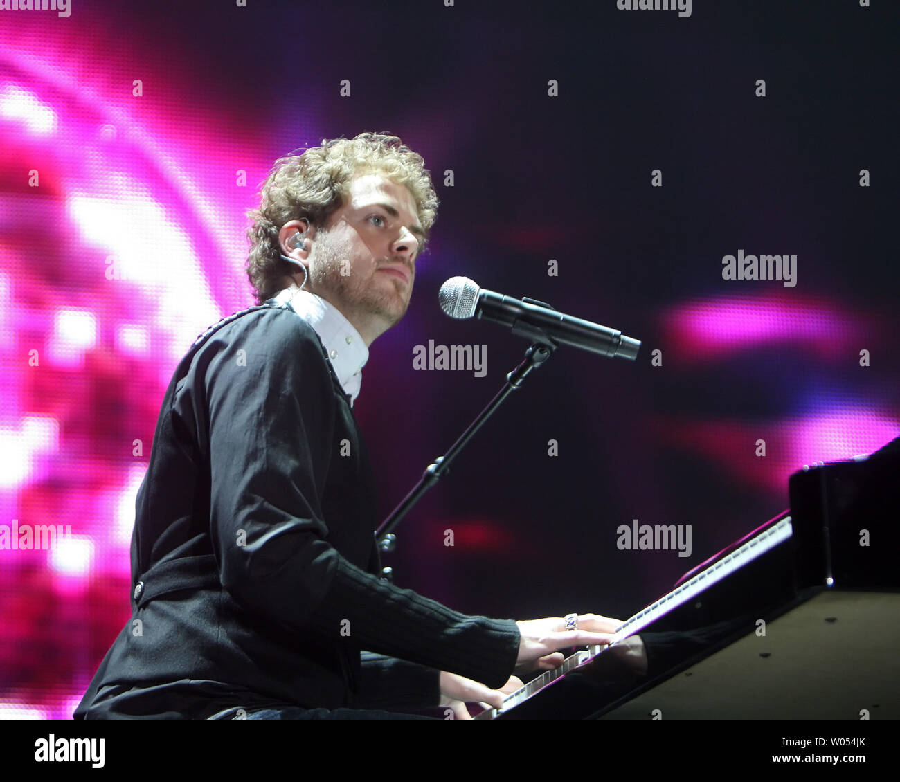Scott Macintyre American Idol finalist Scott MacIntyre performs as part of the ...