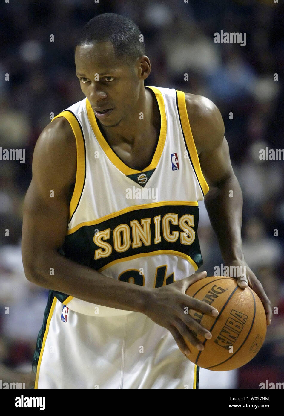 Seattle Supersonics' Ray Allen looks for an opening against the Phoenix  Suns' in the fourth quarter at Key Arena in Seattle on March 14, 2006. Allen  scored 33 points in the Sonics