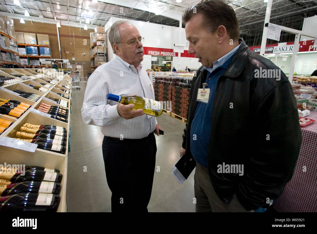 Costco grand opening hires stock photography and images Alamy