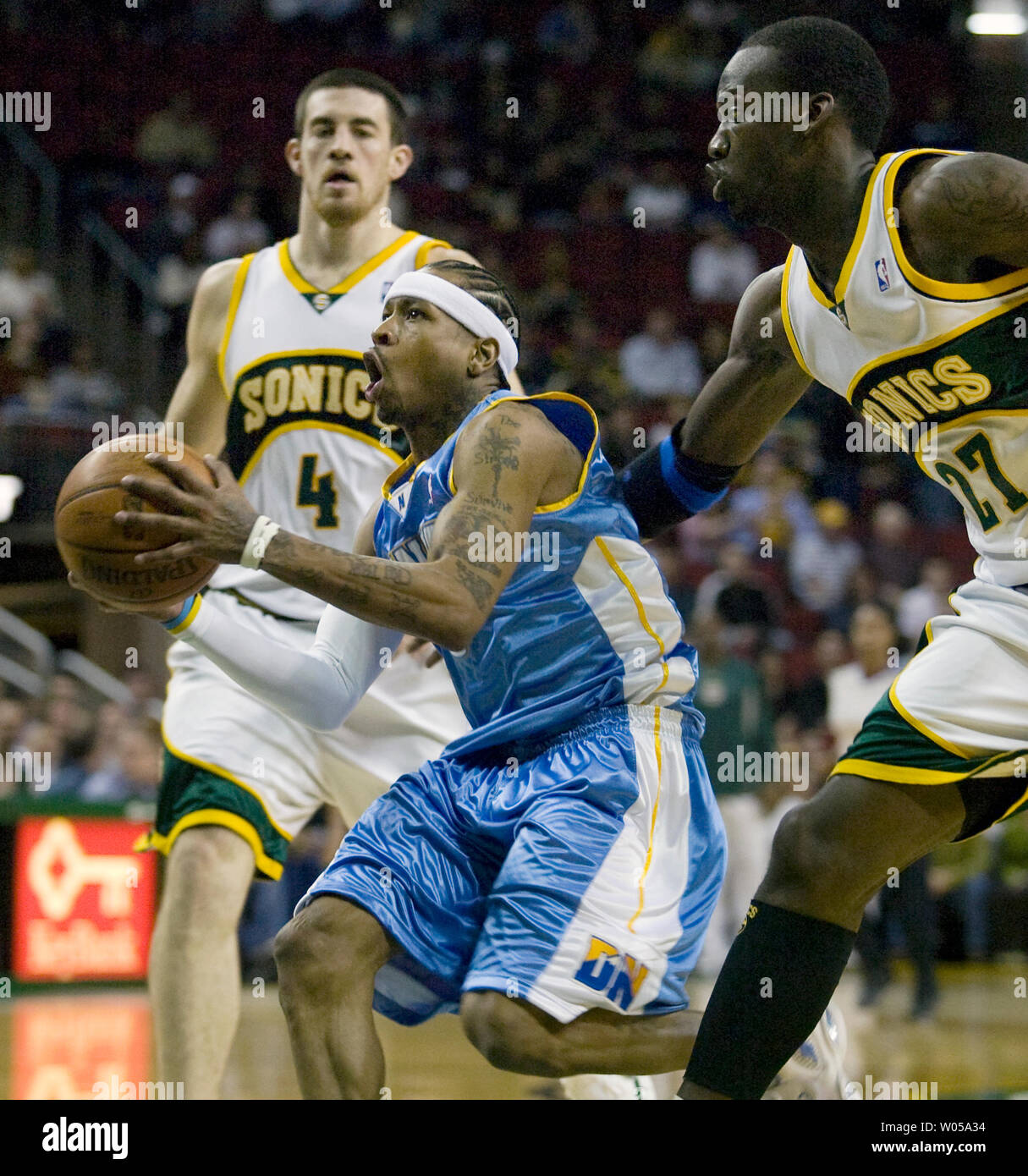 Denver nuggets allen iverson fouled hi-res stock photography and images ...