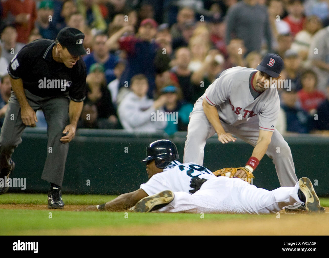 Healy homers to help Mariners beat Royals 6-4