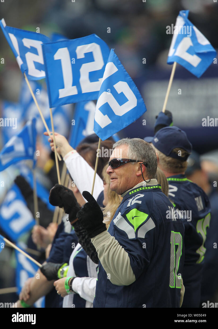 DVIDS - Images - Navy Region Northwest Passes Seahawks' 12th-Man Flag to  1st Special Forces Group [Image 3 of 5]
