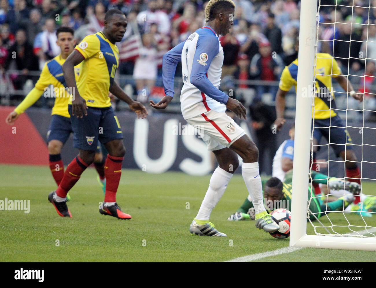 USA's Gyasi Zardes, right, taps in a goal in the 2nd half against Ecuador in a 2016 Copa America Centenario soccer quarterfinals at CenturyLink Field in Seattle, Washington on June 16, 2016.     USA beat Ecuador 2-1 to advance to the semi-finals.    Photo by Jim Bryant/ UPI Stock Photo
