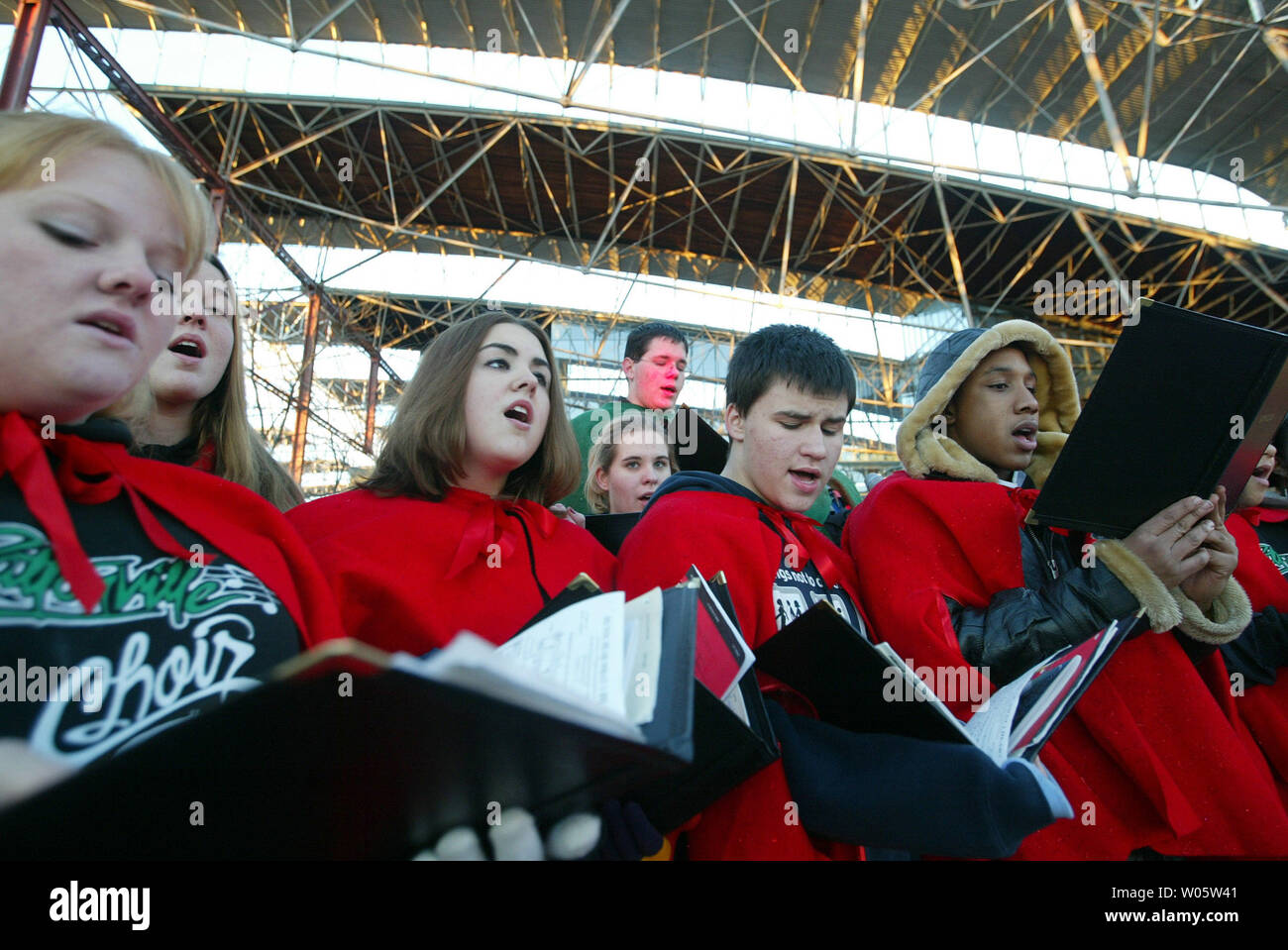 Students from the Pattonville High School Choir sing Christmas songs