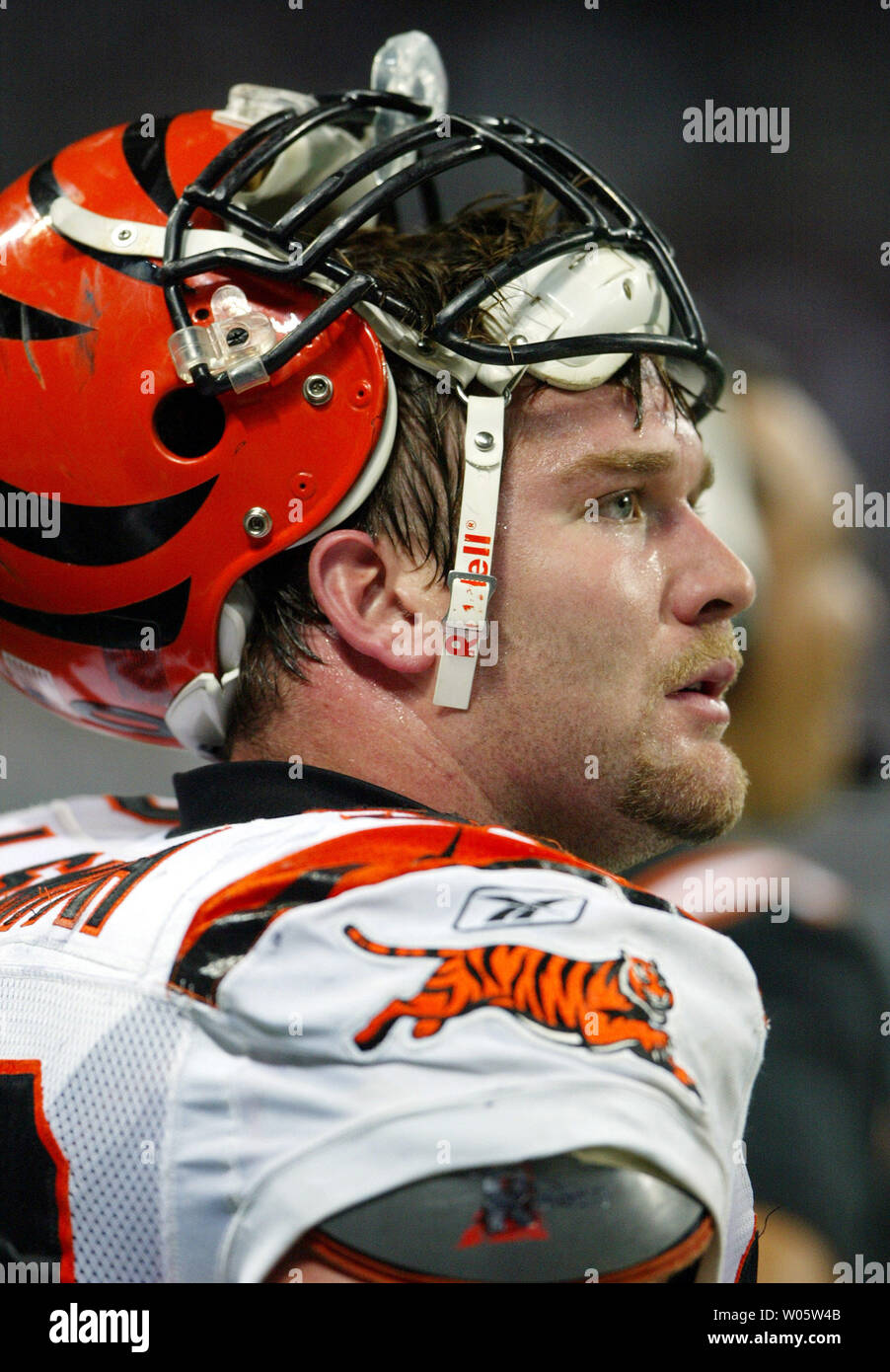 Former University of Missouri defensive end standout Cincinnati Bengals'  Justin Smith watches as the seconds tick away on the clock in the fourth  quarter against the St. Louis Rams at the Edward