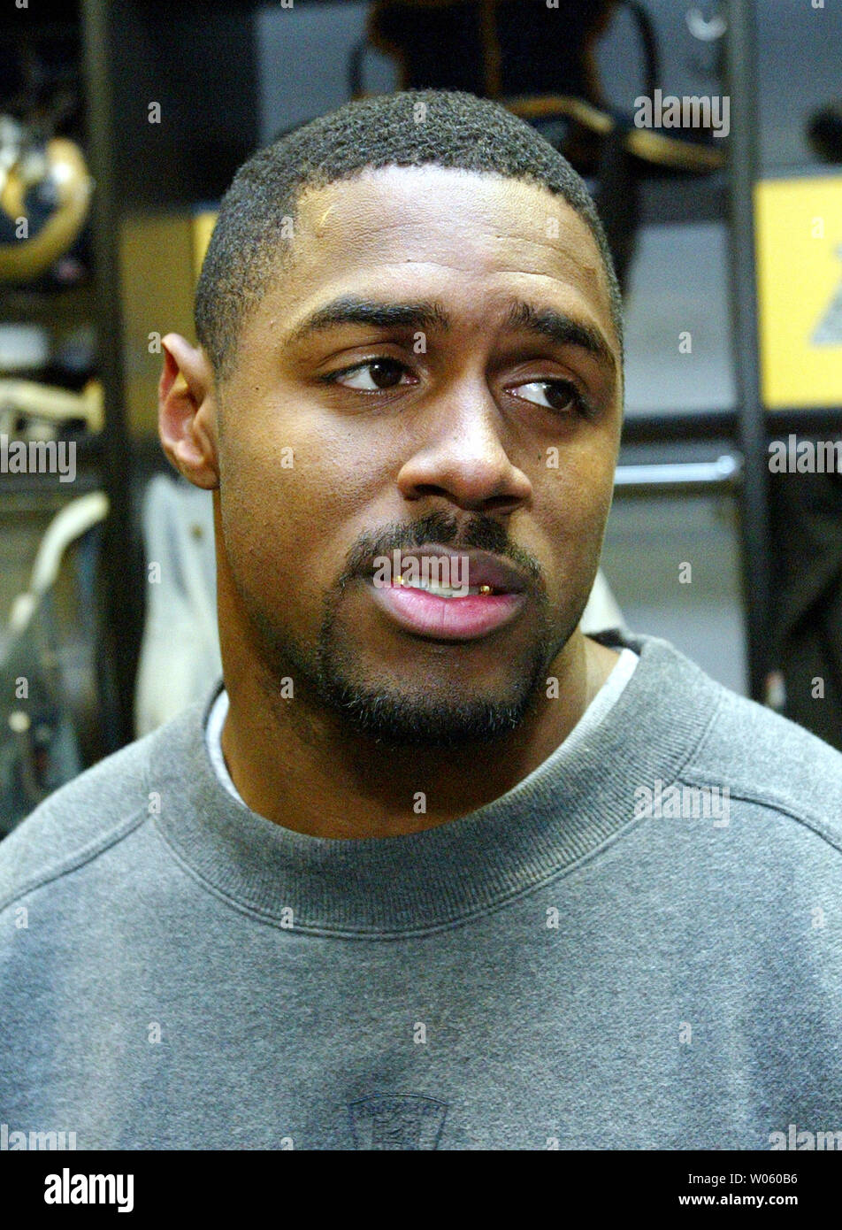 Marshall faulk 2001 hires stock photography and images Alamy