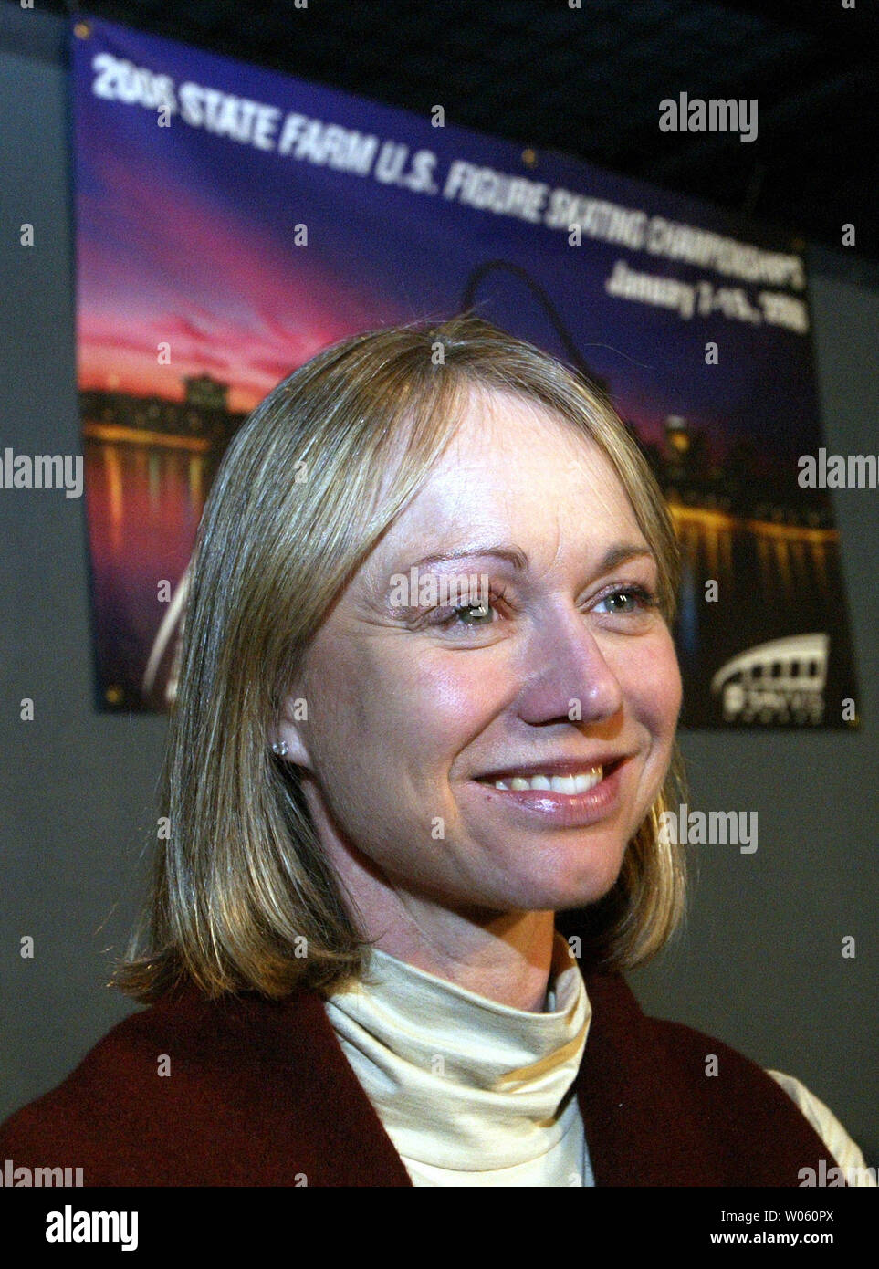 Former United States Olympic figure skating champion Lea Ann Miller talks with reporters on February 10, 2005 at the Savvis Center following the announcement that the 2006 U.S. figure skating championships will be held in St. Louis. A St. Louis native, Miller and her partner Bill Fauver earned three silver medals and one bronz at the U.S. Figure Skating Championships between 1981-84 and represented the United States at four World competitions. Miller and Fauver also represented the United States at the 1984 Olympic  Games in Sarajevo. (UPI Photo/Bill Greenblatt) Stock Photo