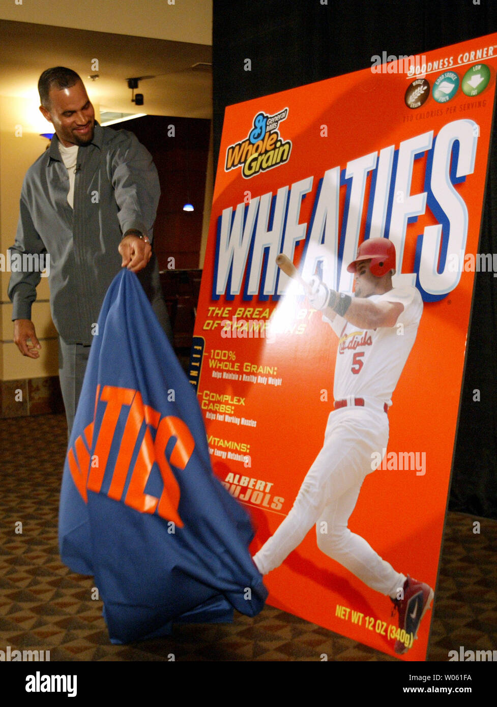 Albert pujols 2005 hi-res stock photography and images - Page 2 - Alamy