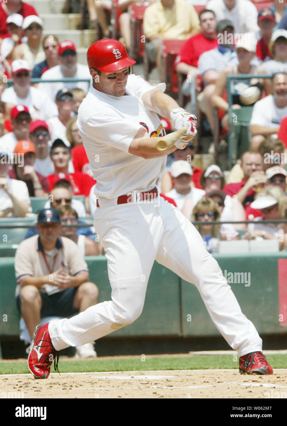 2005 St. Louis Cardinals Team Signed Scott Rolen Game Jersey Albert Pu —  Showpieces Sports