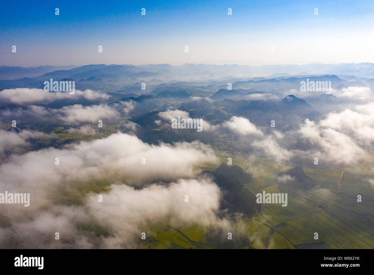 Daylight and altitude nature hi-res stock photography and images - Alamy