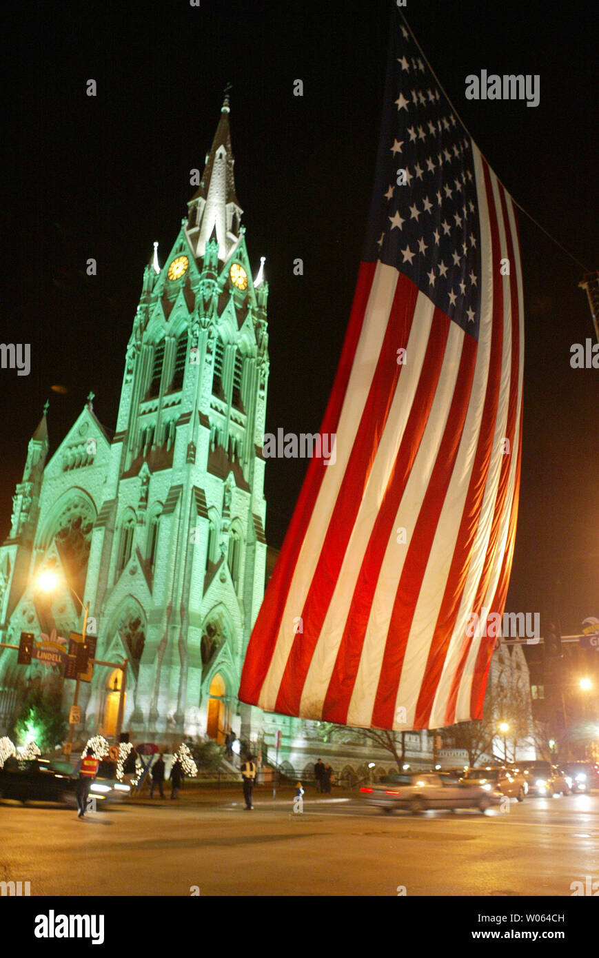 The St. Francis Xavier College Church is bathed in green to visitors to First Night, an alcohol free, family oriented event to ring in the New Year in Mid-Town St. Louis on December 31, 2005. The buildings were lit in green for the Wizard of Oz theme. (UPI Photo/Bill Greenblatt) Stock Photo