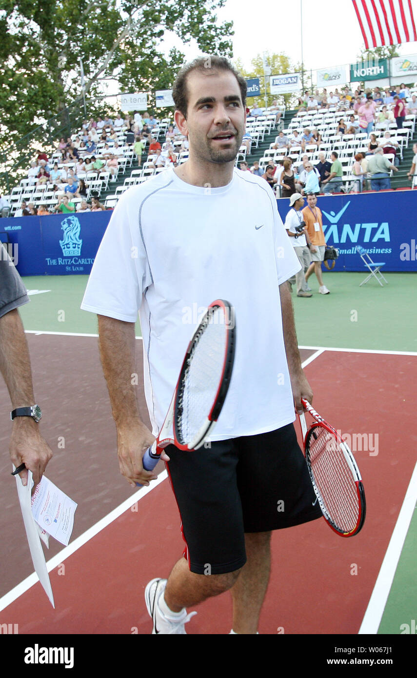 Pete sampras on court hi-res stock photography and images - Alamy