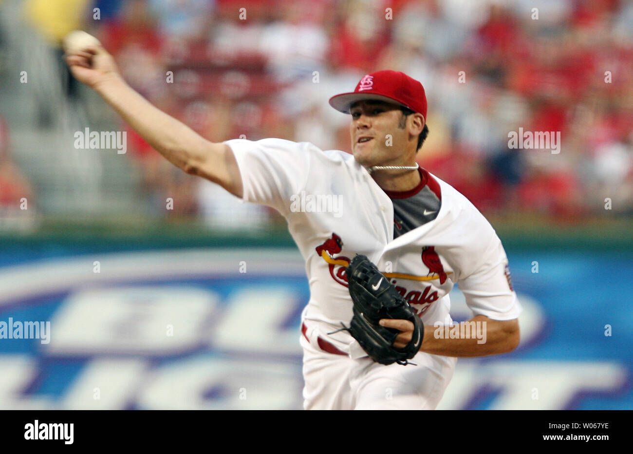 St. Louis Cardinals Anthony Reyes delivers a pitch to the Cincinnati ...