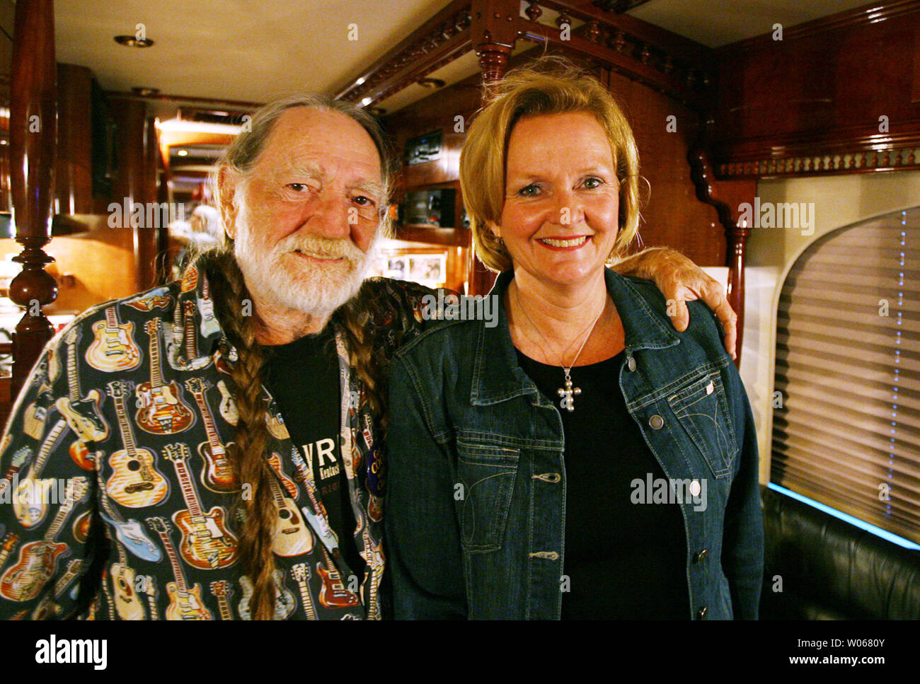 Willie nelsons tour bus hires stock photography and images Alamy