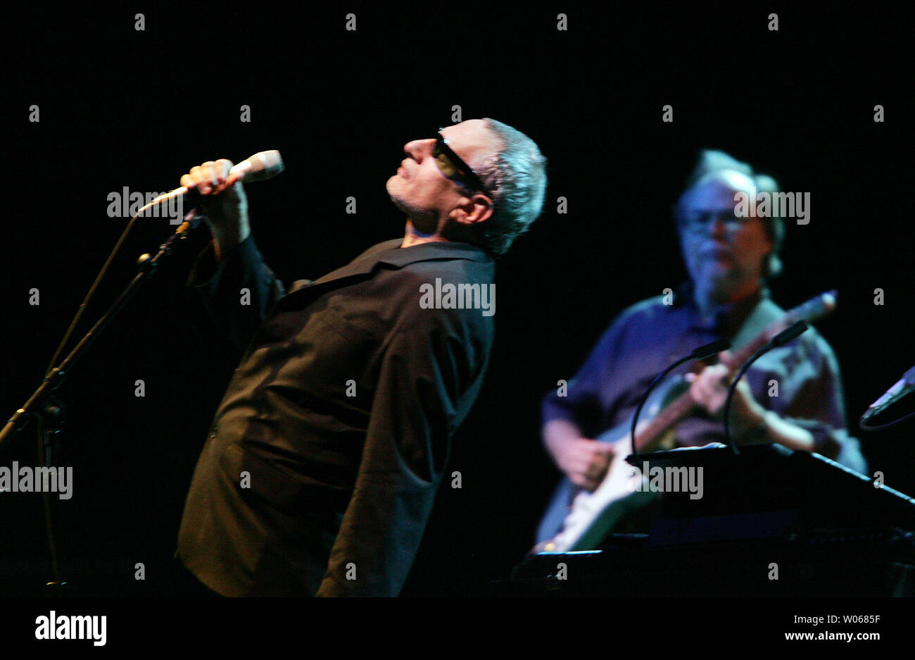 Steely Dan members Donald Fagen (L) and guitarist Walter Becker perform
