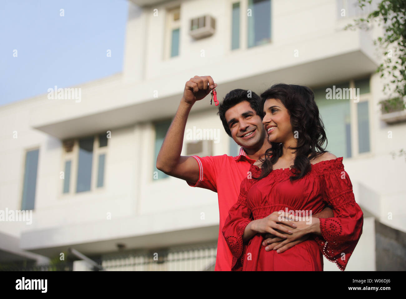 Indian couple holding house keys hi-res stock photography and images ...