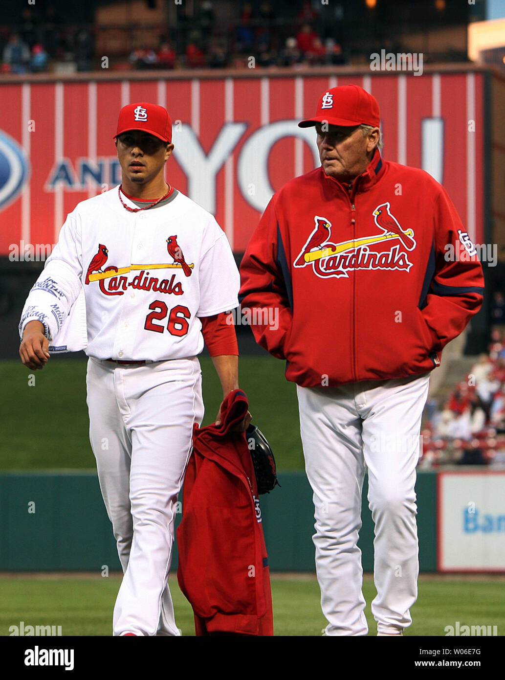 St. Louis Cardinals pitcher Kyle Lohse (L) and pitching coach Dave
