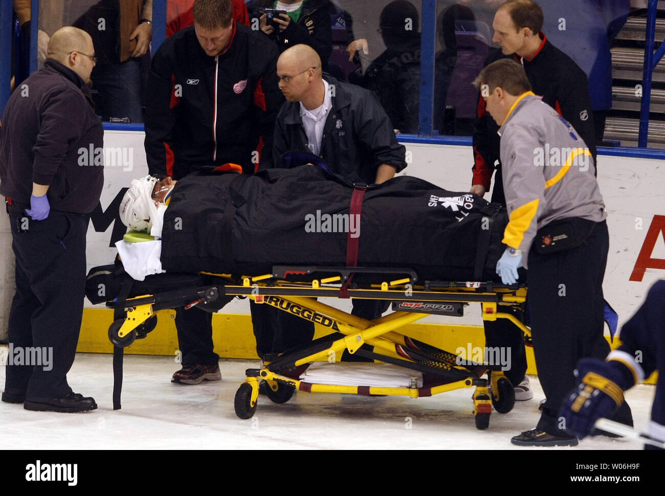 Emergency workers remove Detroit Red Wings Marian Hossa from the ice after a collision with St. Louis Blues player Roman Polak in the first period at the Scottrade Center in St. Louis on March 3, 2009.  Hossa was taken to a local hospital for observation.   (UPI Photo/Bill Greenblatt) Stock Photo