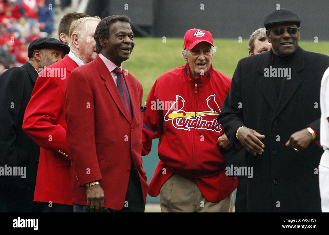 St. Louis Cardinals - Hall of Famers Bruce Sutter, Bob Gibson, Red  Schoendienst, Whitey Herzog, Stan Musial, Lou Brock, and Ozzie Smith pose  during the 2012 Opening Day ceremony.
