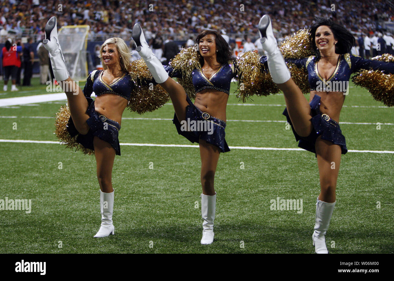 Rams cheerleader hi-res stock photography and images - Page 3 - Alamy