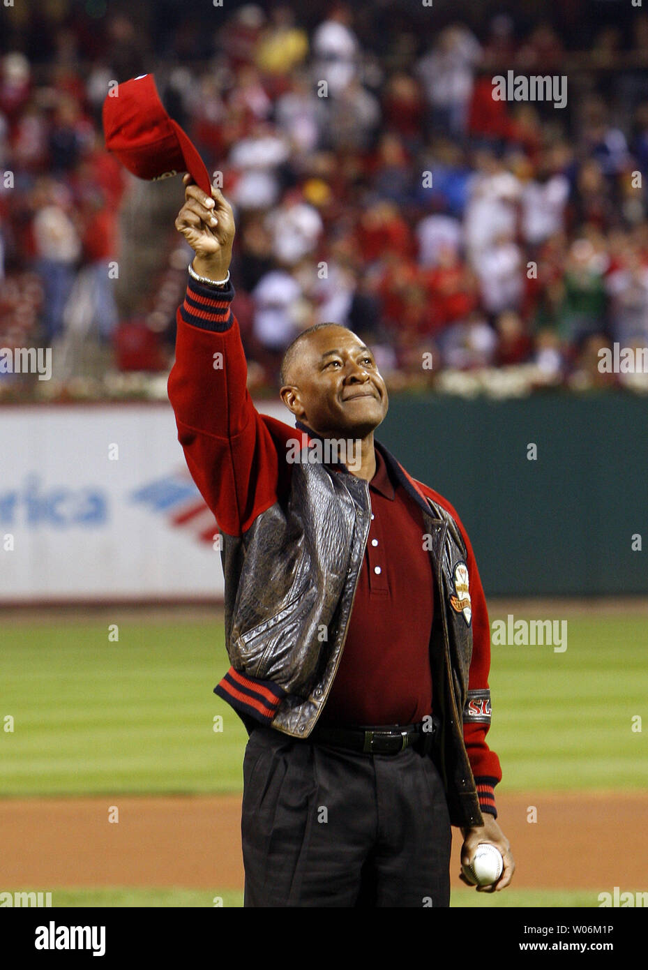 Charitybuzz: 1 Hour Fielding Clinic for 1-5 with Ozzie Smith at the St.  Louis Cardinals Busch Stadium