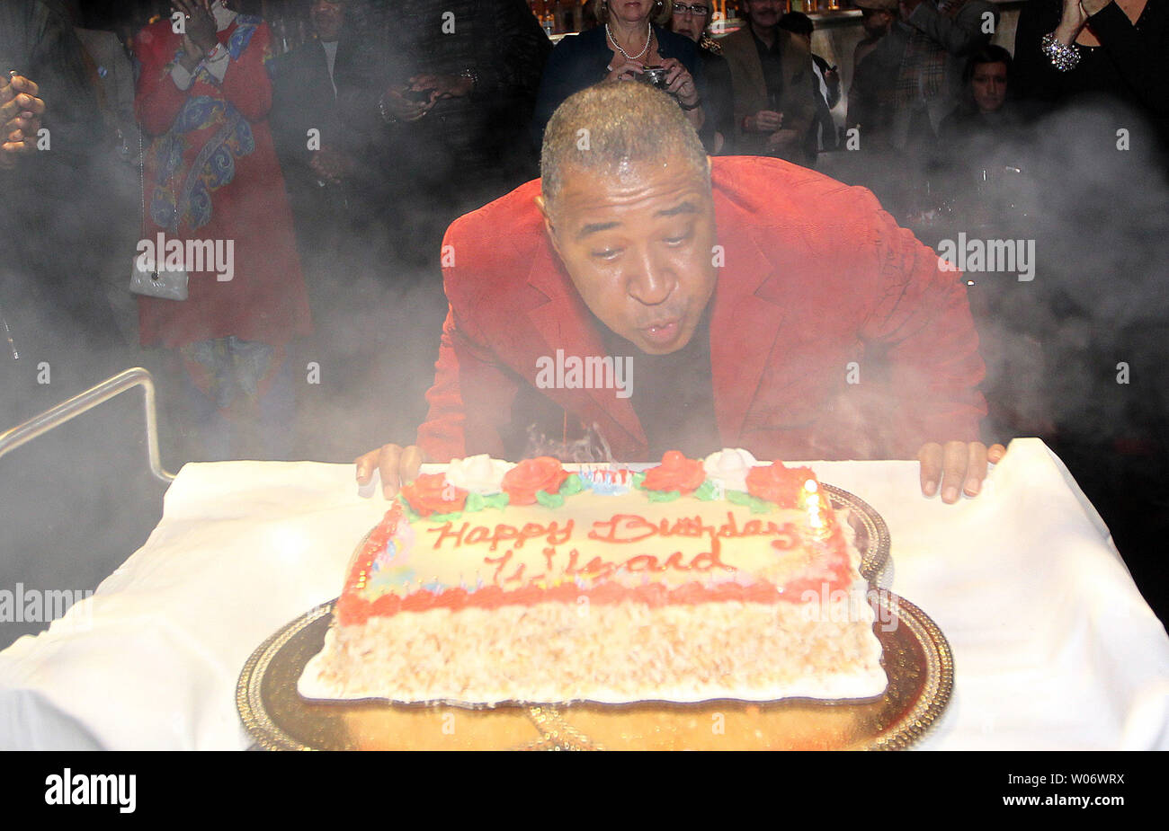 Birthday Cake 26 High Resolution Stock Photography And Images Alamy