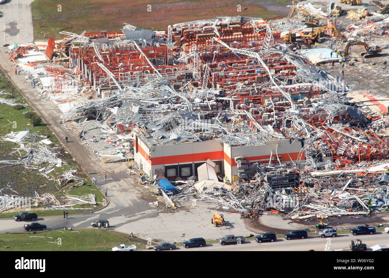 Joplin tornado home depot hi-res stock photography and images - Alamy