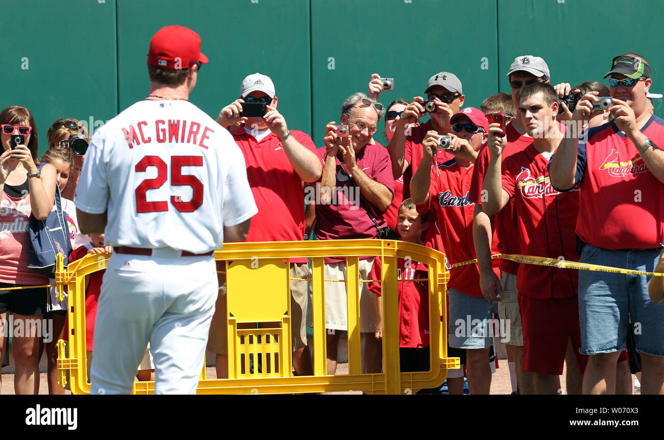2011 N.L.C.S.: McGwire's Advice Helps to Propel the Cardinals