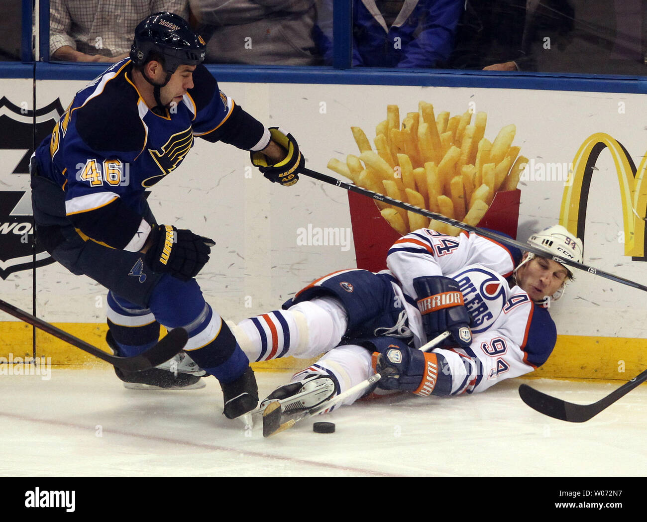 Ryan Smyth of the Edmonton Oilers awaits a face off against the News  Photo - Getty Images