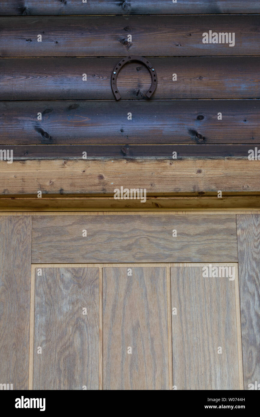 Horseshoe over door hires stock photography and images Alamy