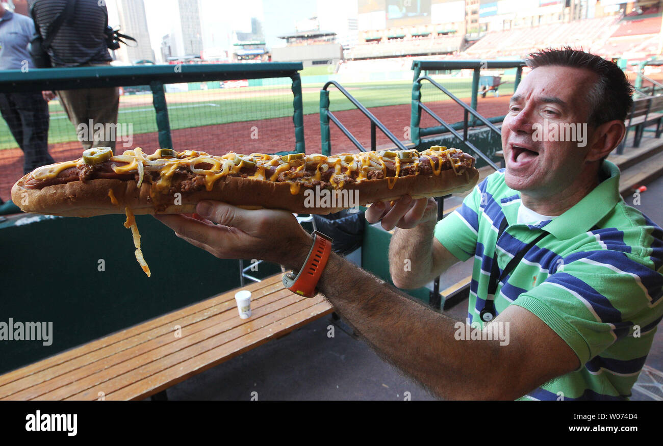 Hot dog stadium baseball hires stock photography and images Alamy