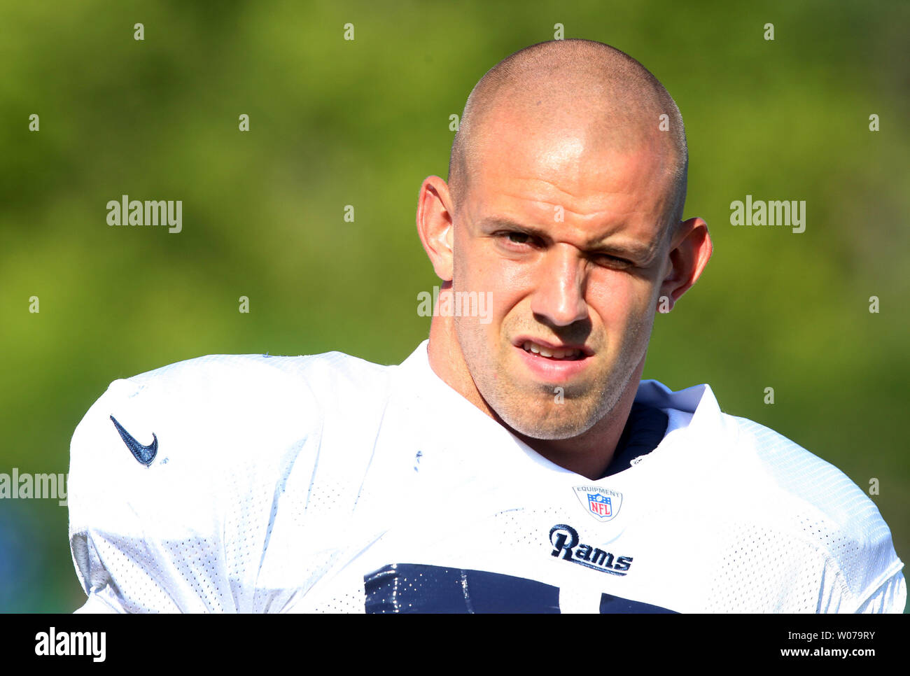 St. Louis Rams James Laurinaitis enters the field for practice during ...