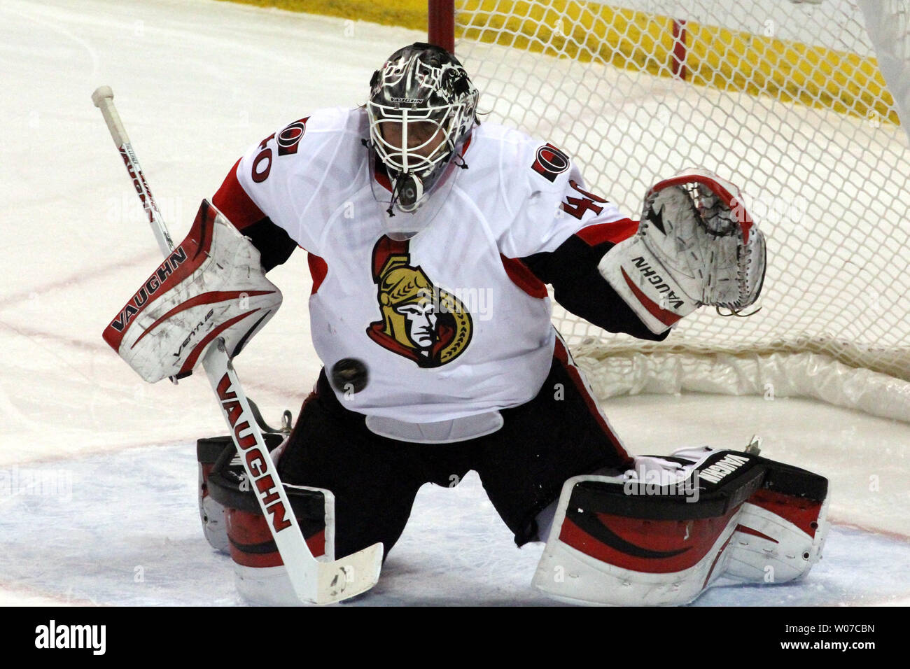 Robin Lehner - 2014 Heritage Classic - Ottawa Senators - Cream Game-Worn  Backup Only Jersey - Worn in First Period - NHL Auctions